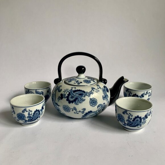 Pier 1 One Imports White Blue Paisley Floral Teapot 4 Cups - Picture 1 of 13